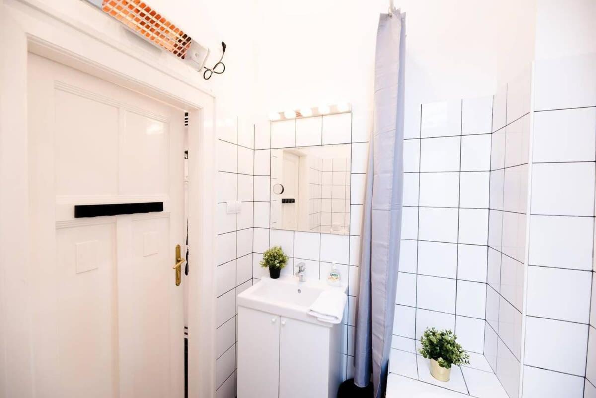 Ultra Central - Ac - Comfy Home Budapest Exterior photo